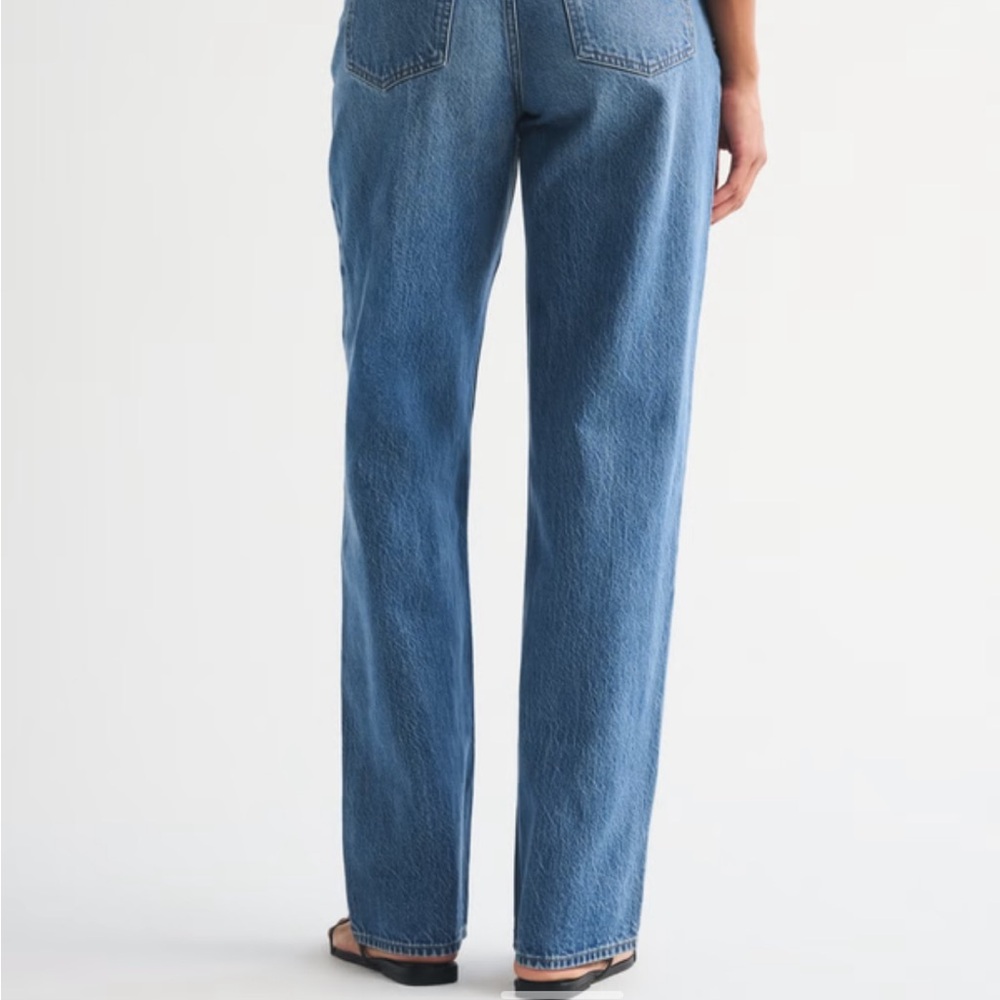 Abercrombie & Fitch Curve Love High Rise Loose Jean Size 14/32 - Picture 3 of 15